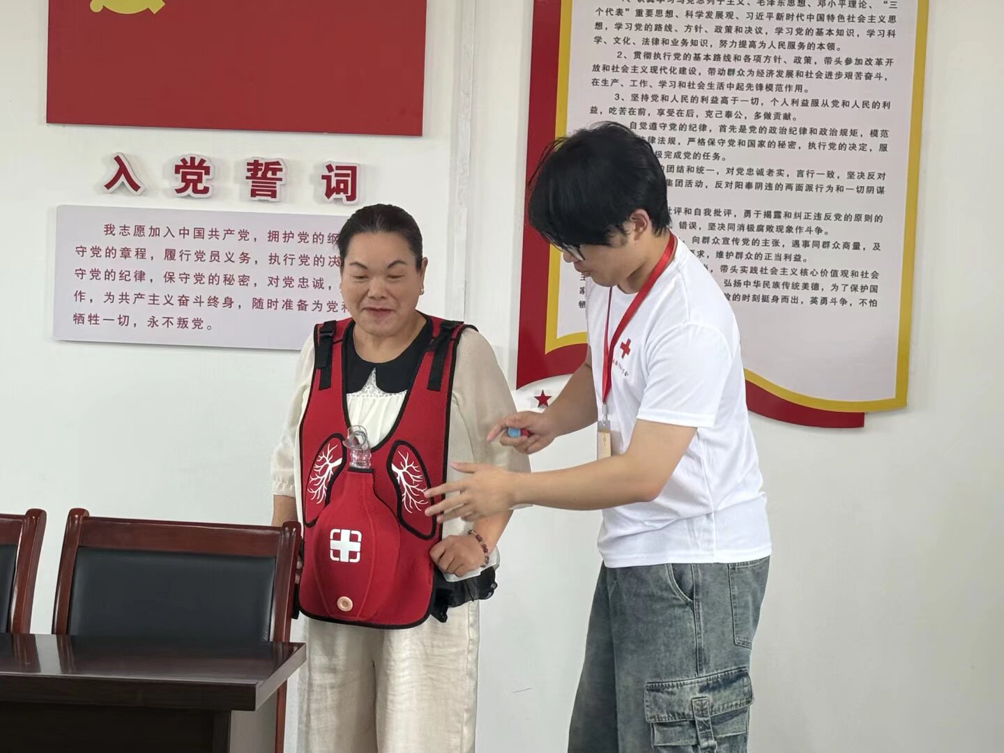 志愿者一对一纠错指导.jpg