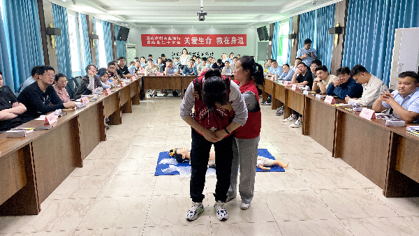 农商行气道异物梗阻.png