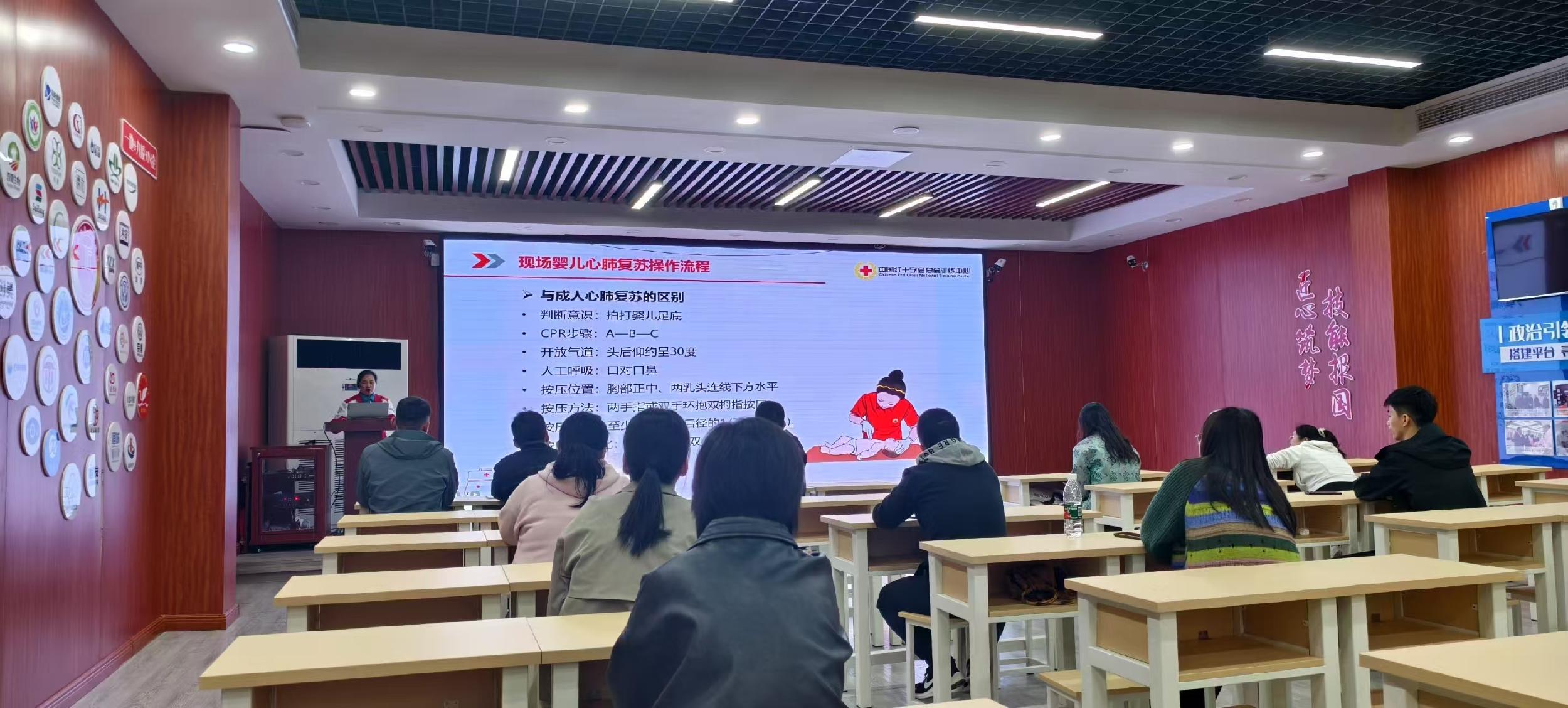 青年夜校救护培训9.jpg