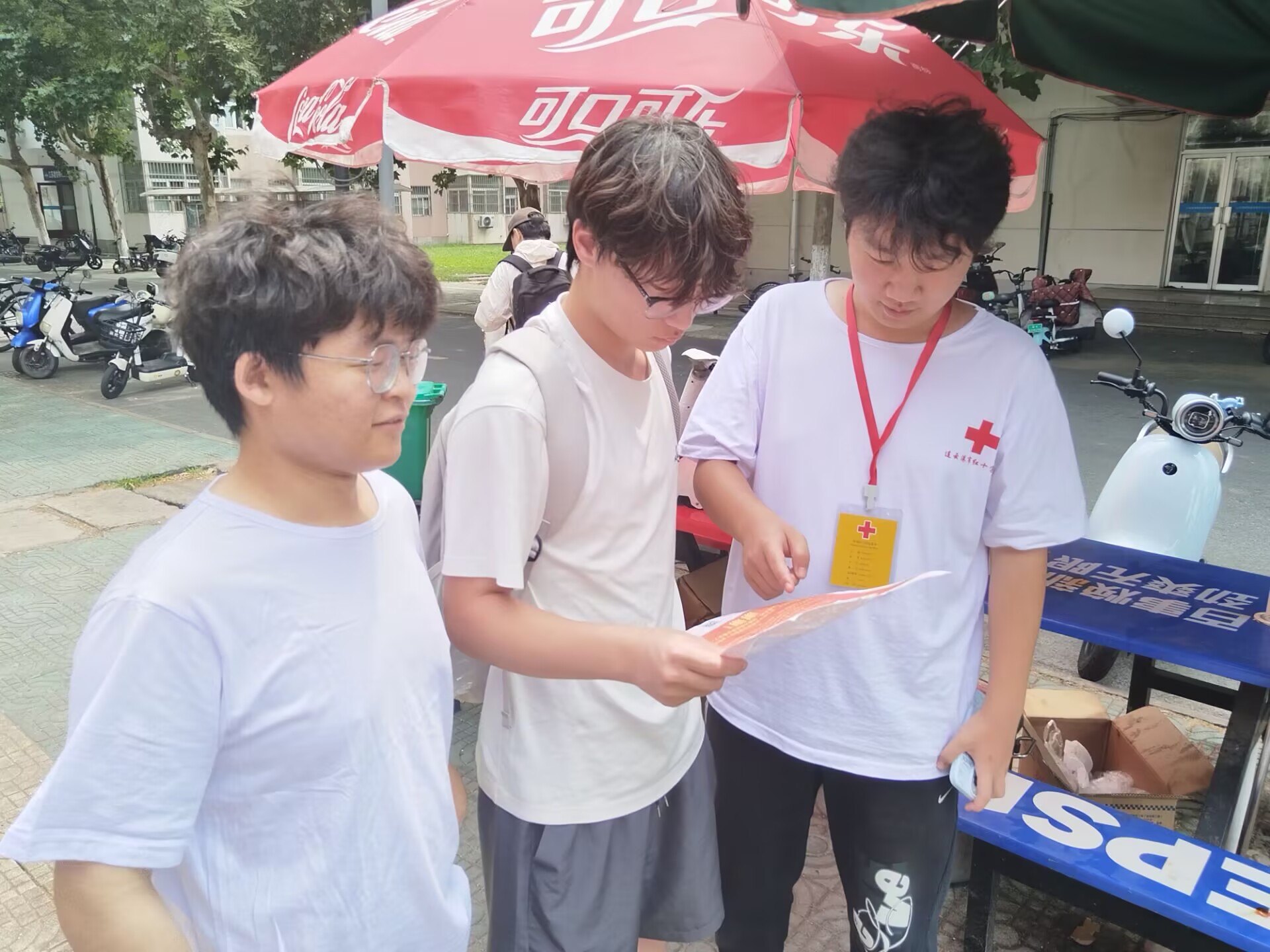 男生讲解.jpg.jpg