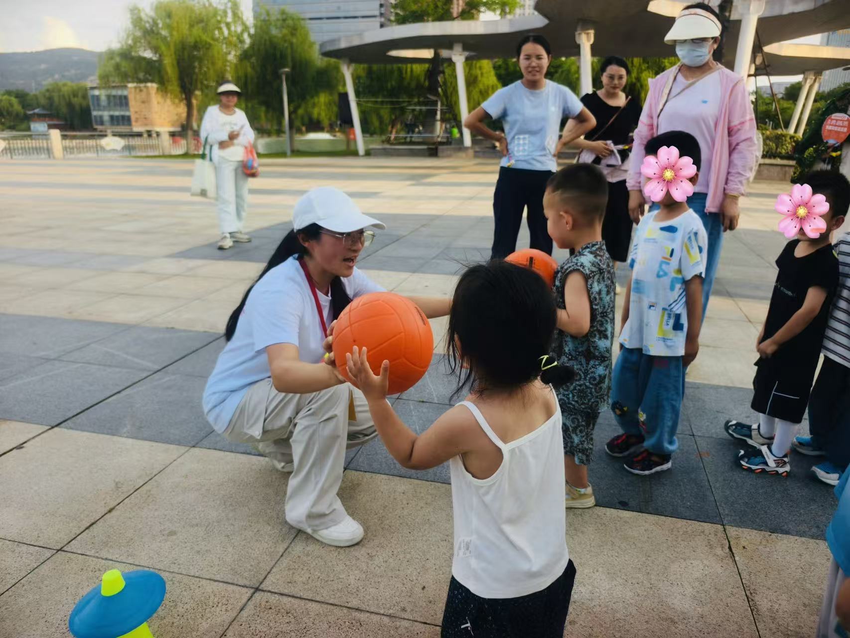 市17：“红韵润山海 博爱护朝夕” “博爱青春”志愿行：趣味体适能游戏点亮儿童快乐时光照片5.jpg